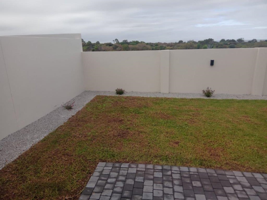 4 Bedroom Property for Sale in Wavecrest Eastern Cape